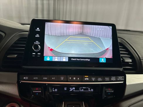 Used 2025 Honda Odyssey Sport-L image 16