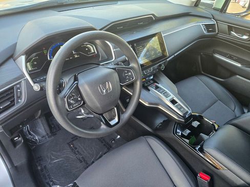Certified 2018 Honda Clarity Plug-In Hybrid image 12