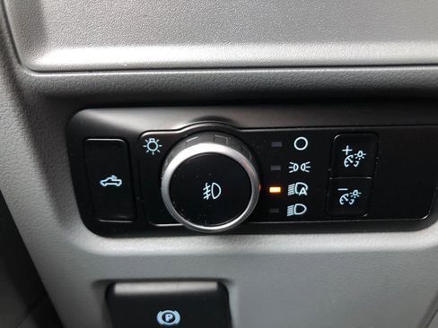 Used 2023 Ford F150 XLT AWD/4WD image 13