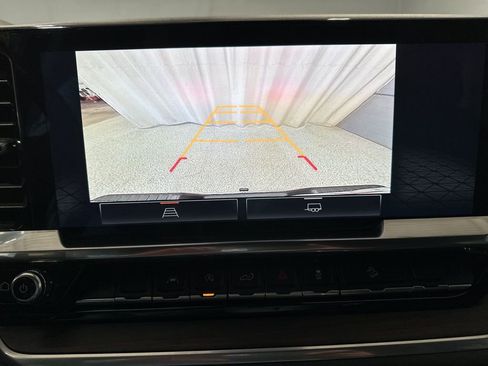 Used 2023 GMC Sierra 1500 SLT image 12