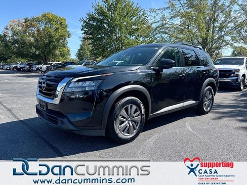 Used 2024 Nissan Pathfinder SV AWD/4WD image 1