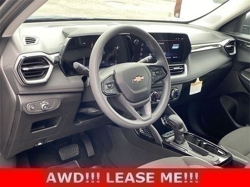 Used 2025 Chevrolet TrailBlazer LS w/ LS Convenience Package image 10