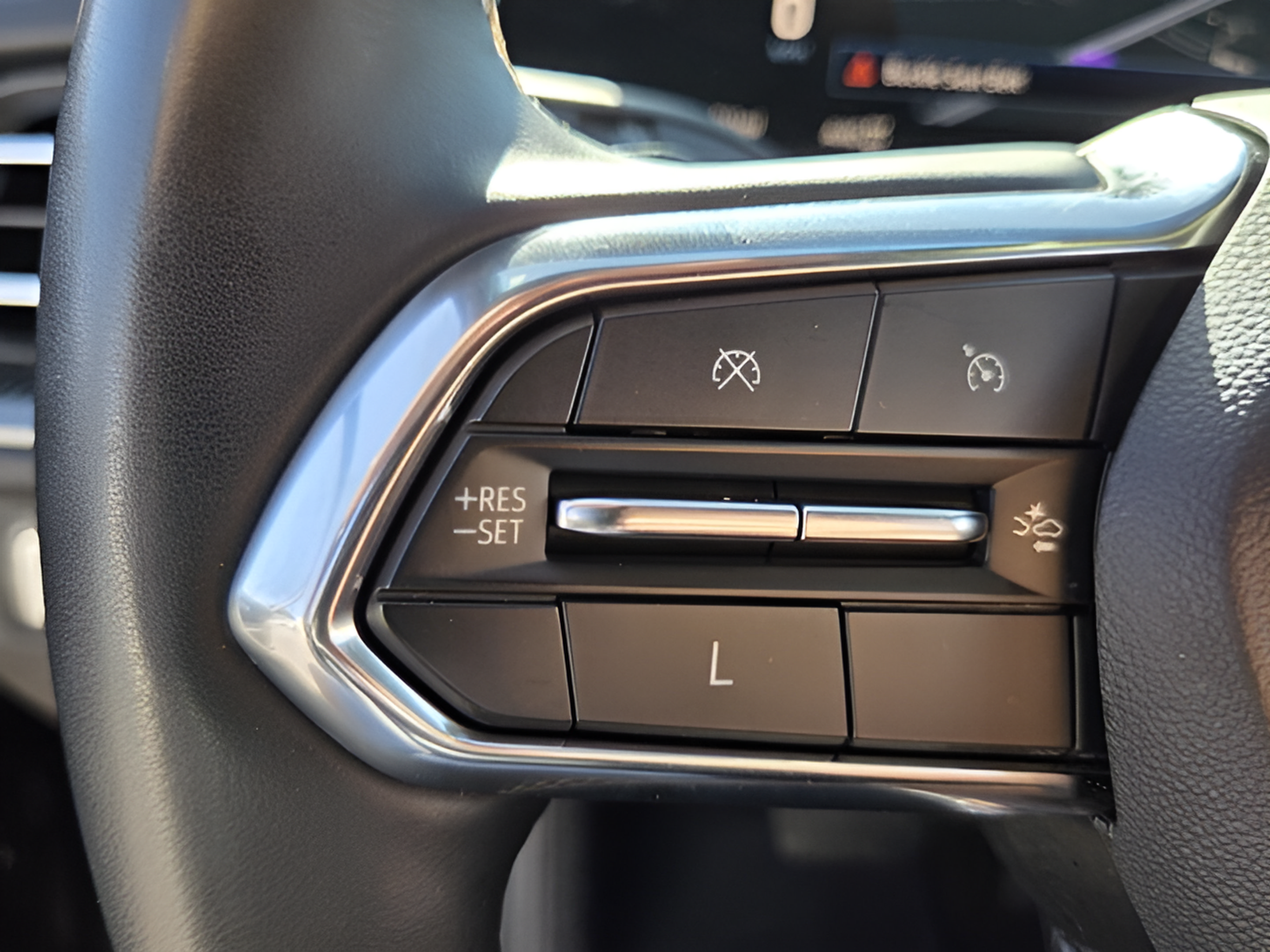 Used 2025 Chevrolet Traverse LT AWD/4WD image 24