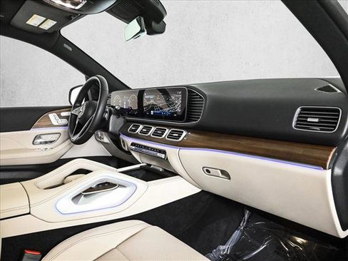 Certified 2025 Mercedes-Benz GLE 450 4MATIC image 24