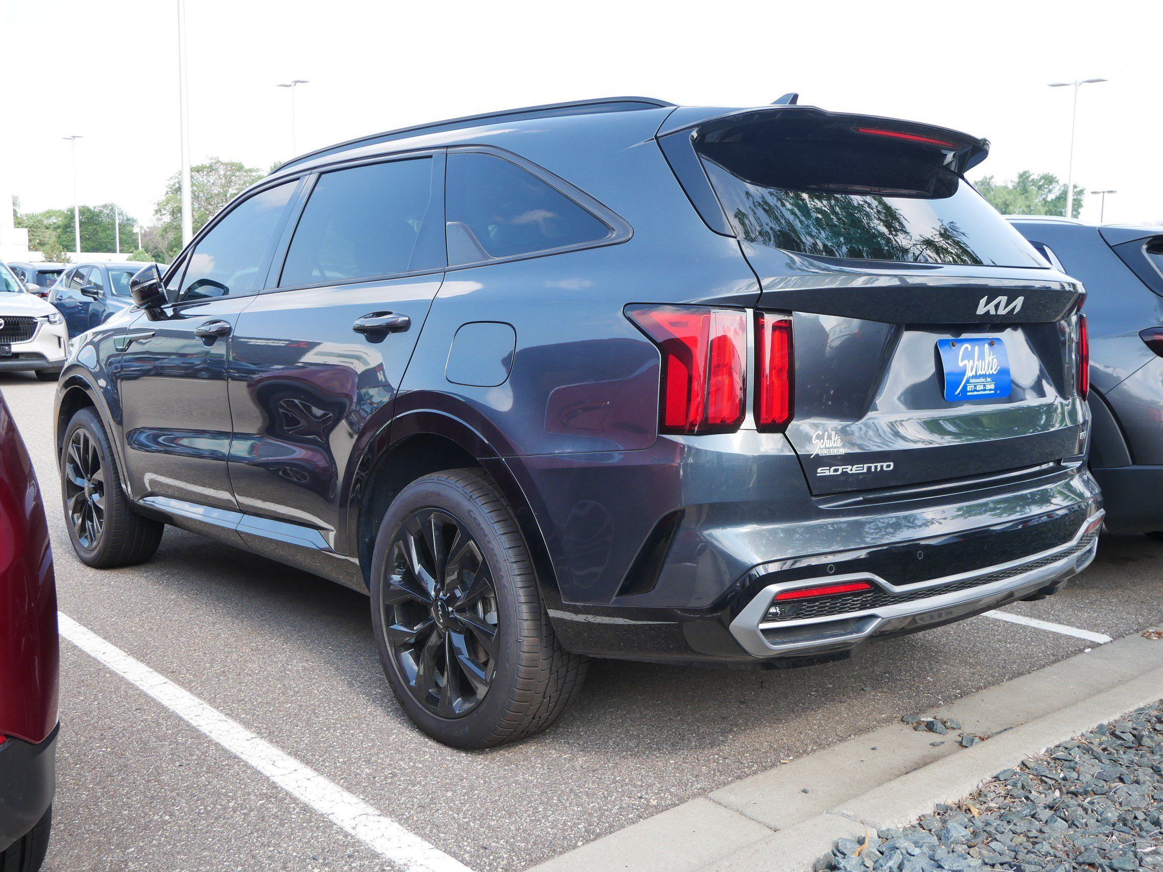 Used 2023 Kia Sorento SX AWD/4WD image 4