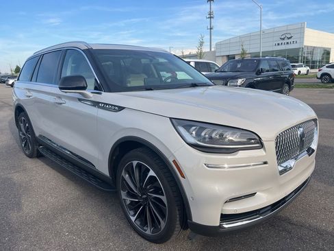 Used 2024 Lincoln Aviator Reserve w/ Equipment Group 201A AWD/4WD image 4