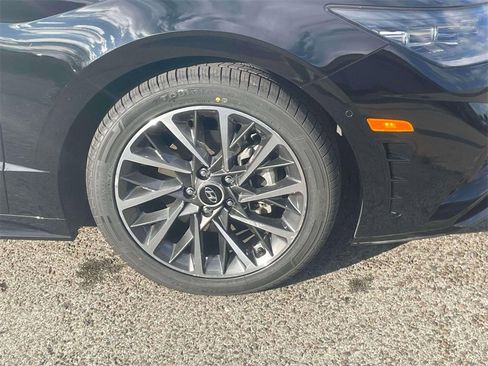 Used 2023 Hyundai Sonata Limited image 9