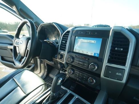 Used 2018 Ford F150 Lariat image 29