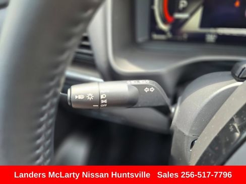 Used 2025 Nissan Rogue Platinum w/ Tech Package FWD image 28