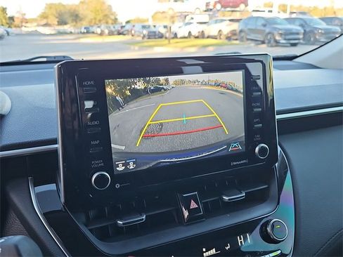 Used 2022 Toyota Corolla Cross XLE image 25