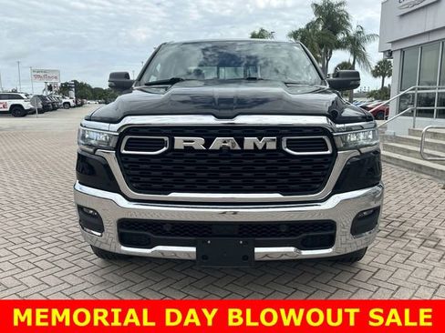 Used 2025 RAM 1500 Big Horn AWD/4WD image 4