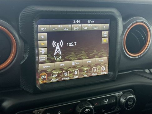 Used 2023 Jeep Gladiator Mojave w/ Cold Weather Group image 17