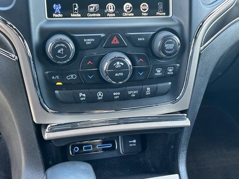 Used 2016 Jeep Grand Cherokee Limited image 36