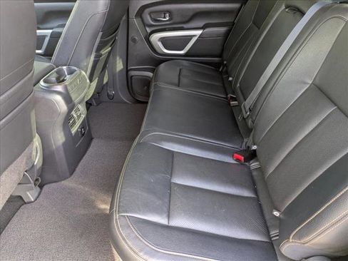 Used 2018 Nissan Titan SL AWD/4WD image 18