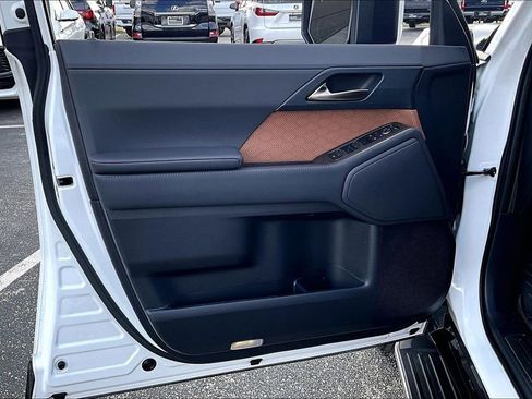 Used 2025 Lexus GX 550 w/ Accessory Package (2T) AWD/4WD image 25