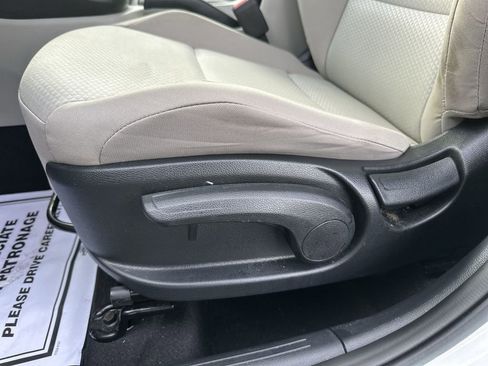 Used 2024 Kia Soul LX image 12