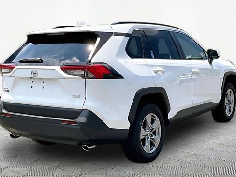Used 2025 Toyota RAV4 XLE w/ Convenience Package FWD image 6