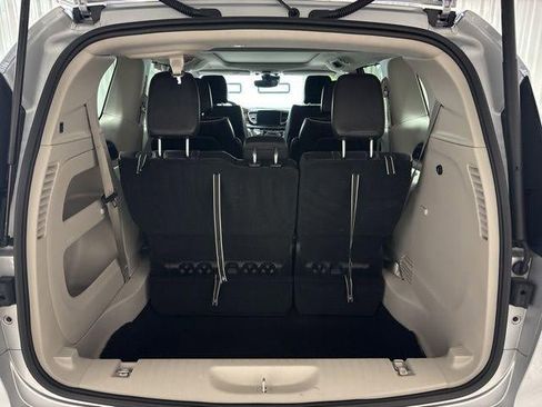 Used 2024 Chrysler Pacifica Limited image 29