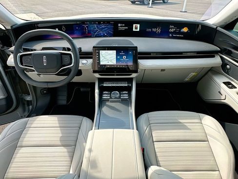 New 2026 Lincoln Nautilus Reserve AWD/4WD image 3