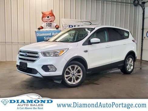 Used 2017 Ford Escape SE image 1