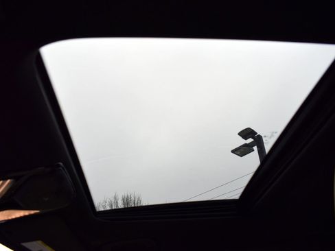 Used 2020 BMW 330i xDrive Sedan w/ Convenience Package image 24