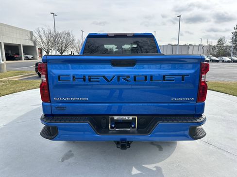 Used 2025 Chevrolet Silverado 1500 Custom image 9