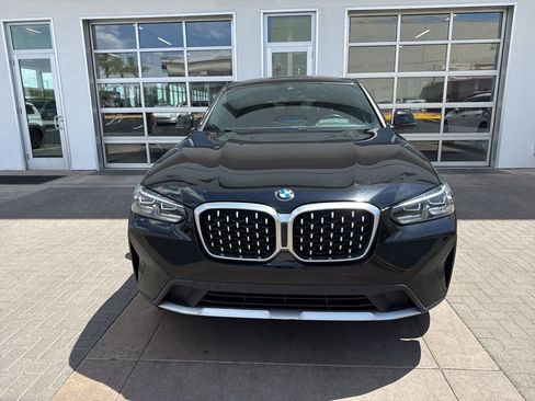 Used 2022 BMW X4 xDrive30i w/ Convenience Package AWD/4WD image 2