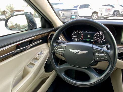 Used 2017 Genesis G90 3.3T Premium image 39