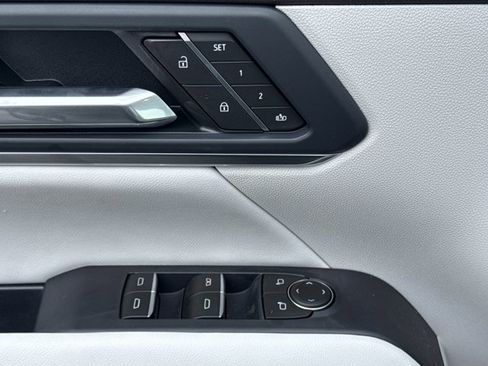 New 2026 GMC Terrain Denali w/ LPO, Black Badging Package AWD/4WD image 18