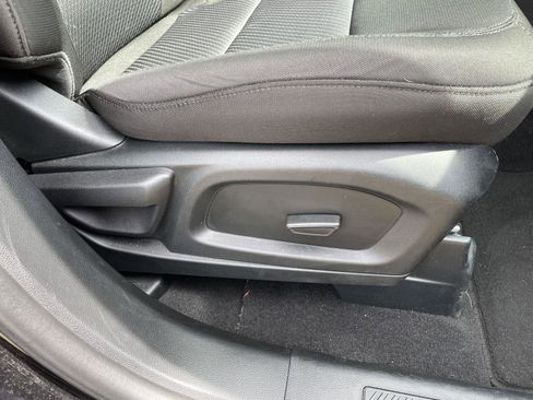 Used 2024 Ford Explorer XLT image 46