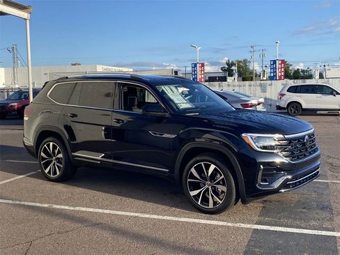 New 2026 Volkswagen Atlas SEL Premium R-Line image 2