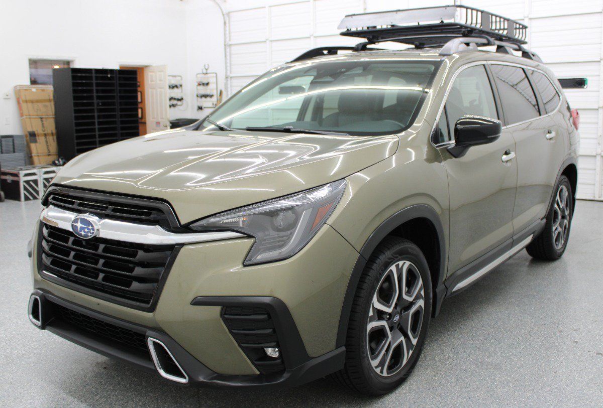 Used 2024 Subaru Ascent Touring w/ Popular Package #2 AWD/4WD image 3