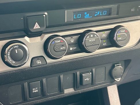 Used 2022 Toyota Tacoma SR image 11