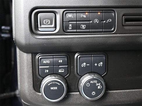 Used 2022 Chevrolet Suburban RST w/ Luxury Package image 6