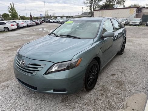 Used 2009 Toyota Camry LE FWD image 3