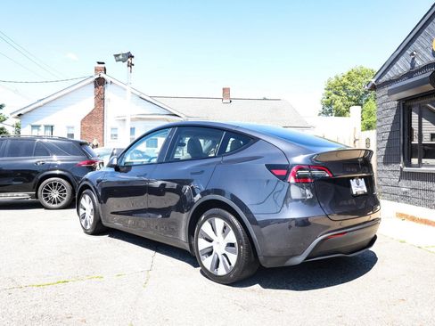 Used 2024 Tesla Model Y Long Range AWD/4WD image 6