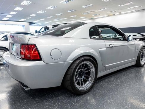 Used 2004 Ford Mustang Cobra RWD image 4