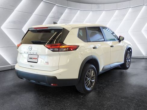 Used 2024 Nissan Rogue S AWD/4WD image 4