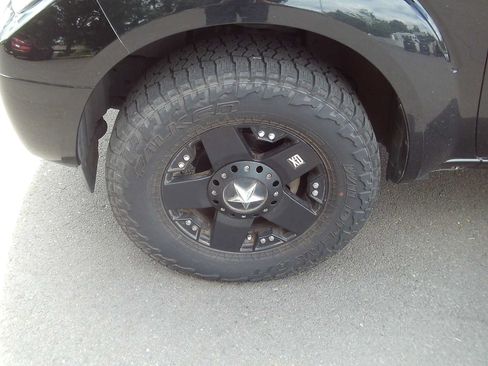 Used 2012 Nissan Frontier PRO-4X AWD/4WD image 9