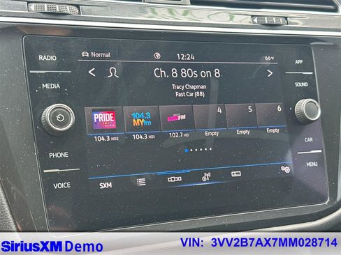 Used 2021 Volkswagen Tiguan SEL image 32