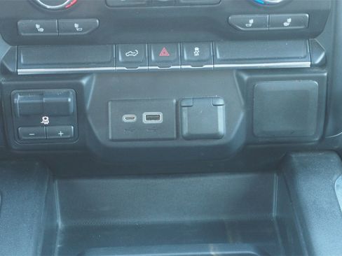 Used 2020 Chevrolet Silverado 2500 LT w/ Convenience Package image 21