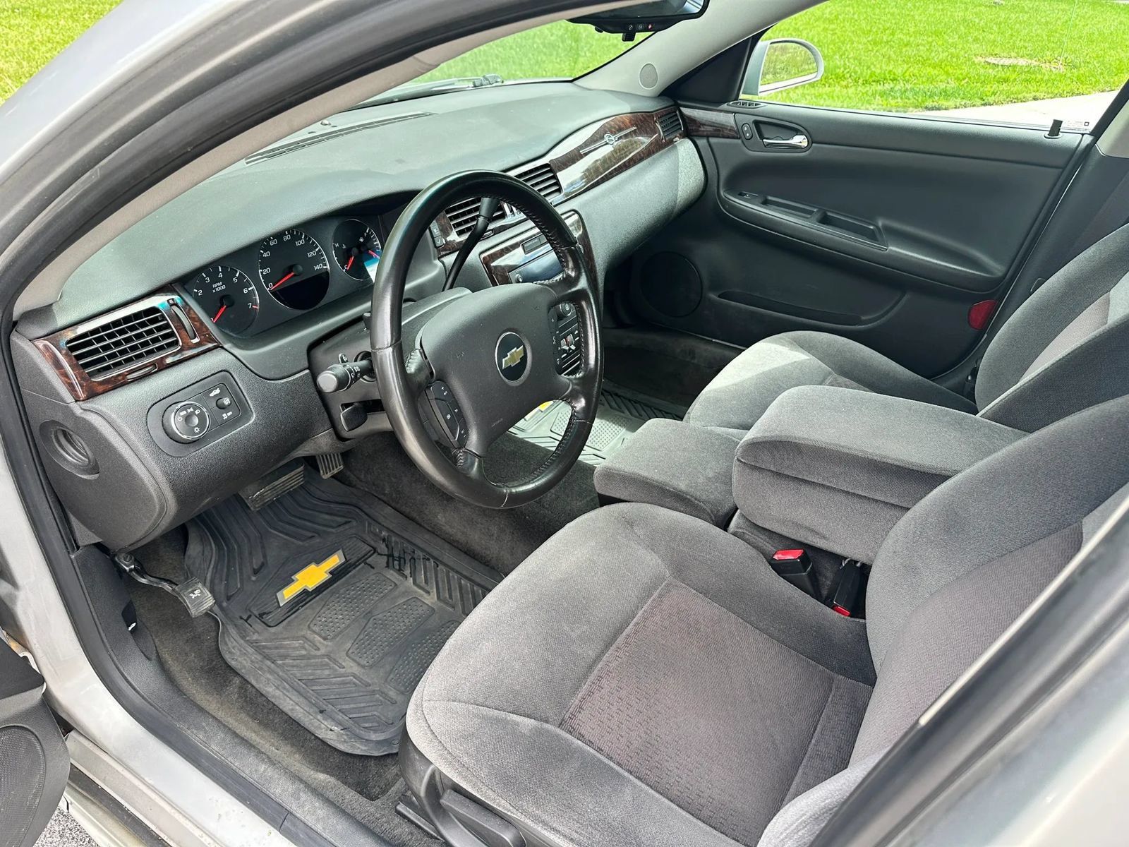 Used 2012 Chevrolet Impala LT FWD image 9