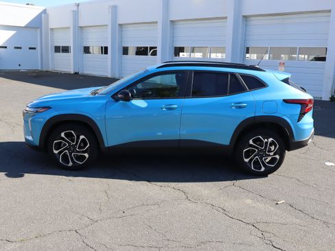 Used 2025 Chevrolet Trax RS w/ Driver Confidence Package FWD image 7
