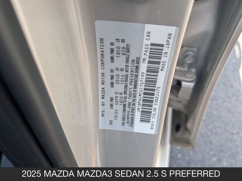 Certified 2025 MAZDA MAZDA3 s w/ Black Accent Package FWD image 33