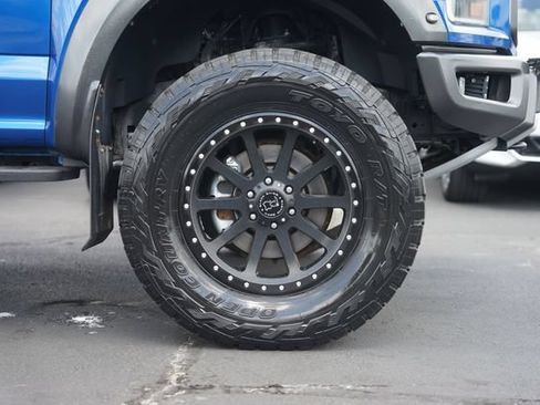 Used 2017 Ford F150 Raptor w/ Equipment Group 802A Luxury AWD/4WD image 4
