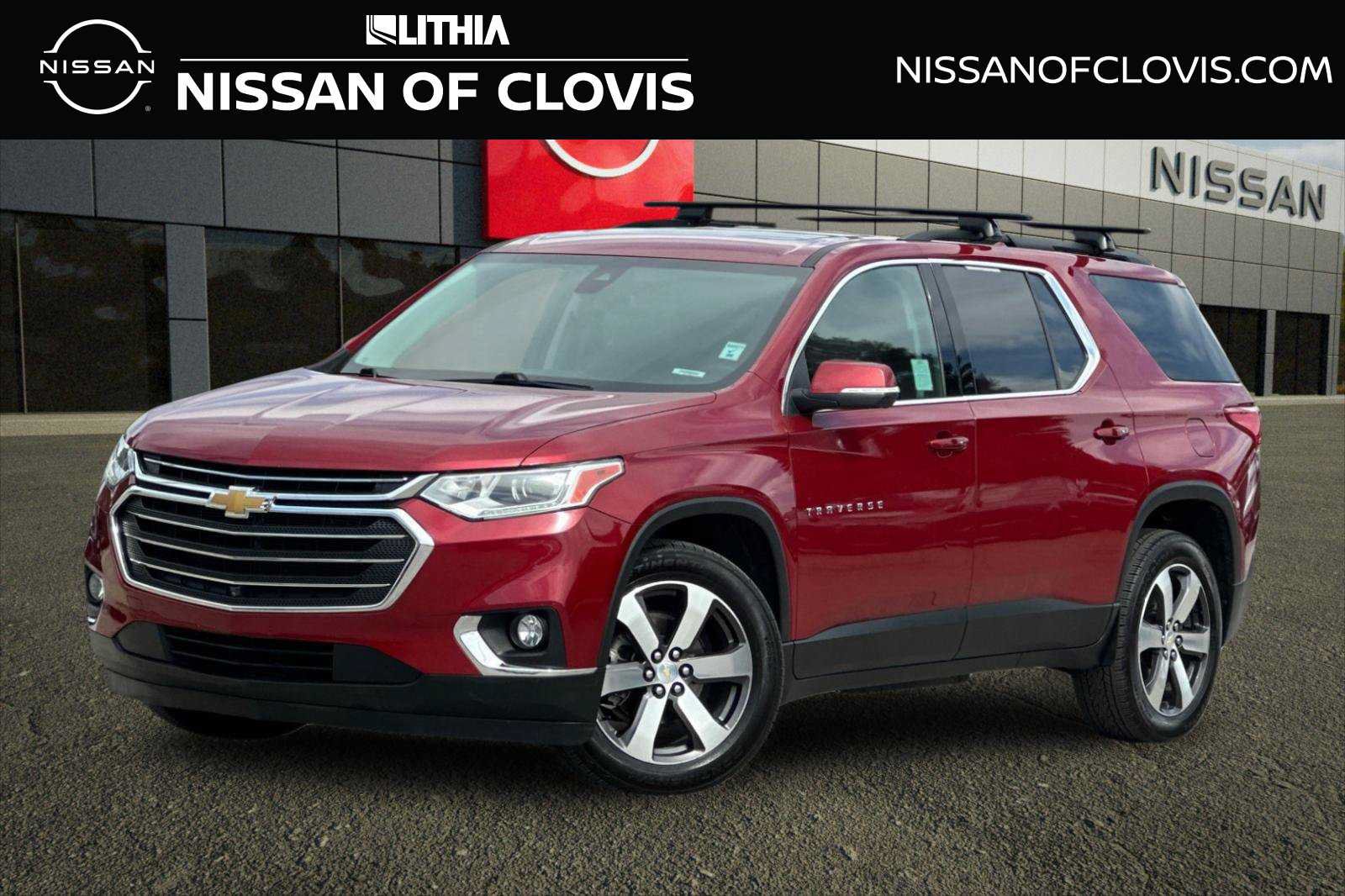 Used 2021 Chevrolet Traverse LT w/ LT Premium Package AWD/4WD image 1