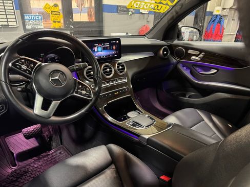 Used 2020 Mercedes-Benz GLC 300 4MATIC Coupe image 2