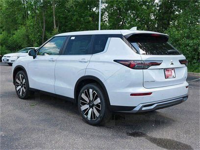 New 2025 Mitsubishi Outlander SE