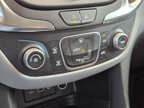 Used 2024 Chevrolet Equinox LS w/ LS Convenience Package FWD image 17