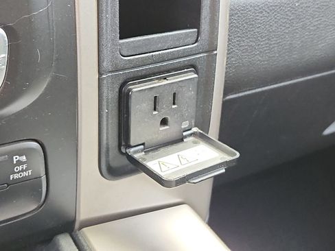 Used 2017 RAM 1500 Lone Star RWD image 14